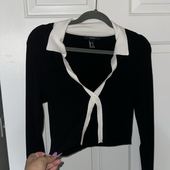 Long sleeve collar black and white top - Picture 2 of 3
